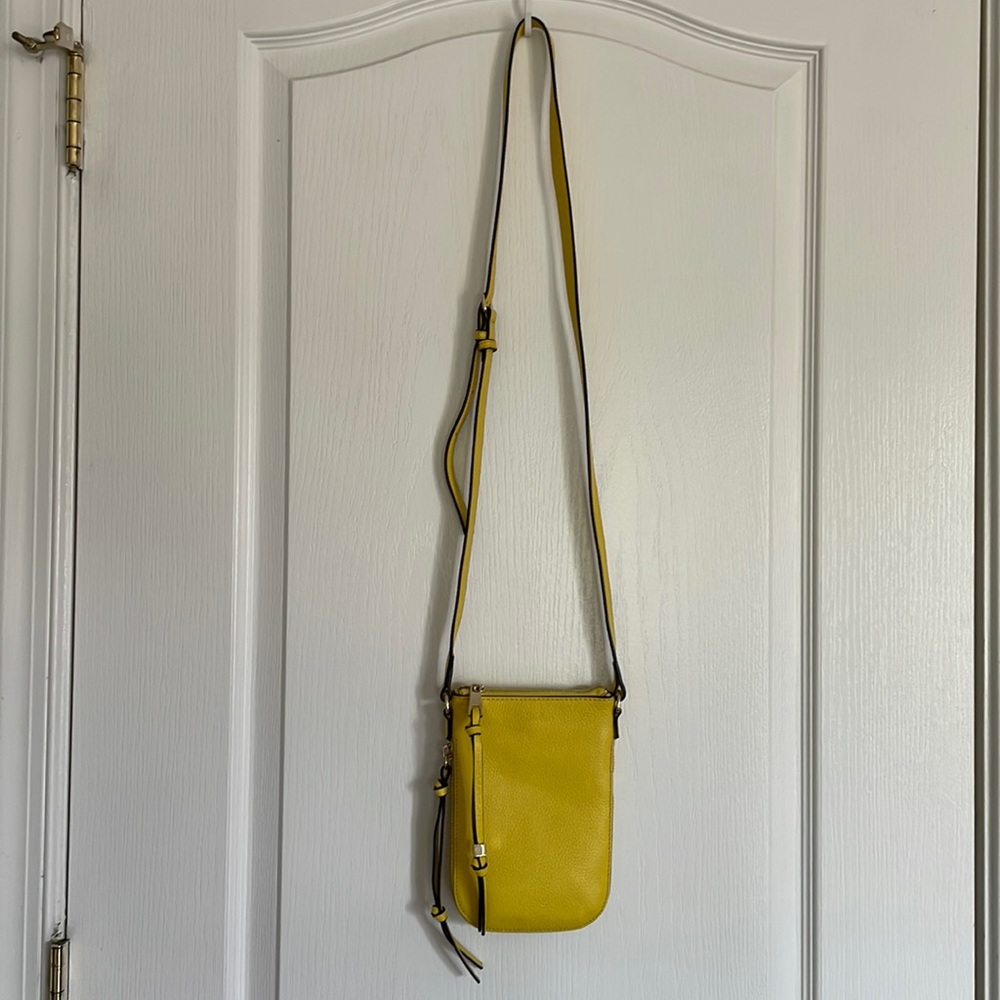 Vince Camuto Slim phone case Crossbody in lemon yellow